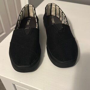 TOMS Men's Black Slip-On Shoes